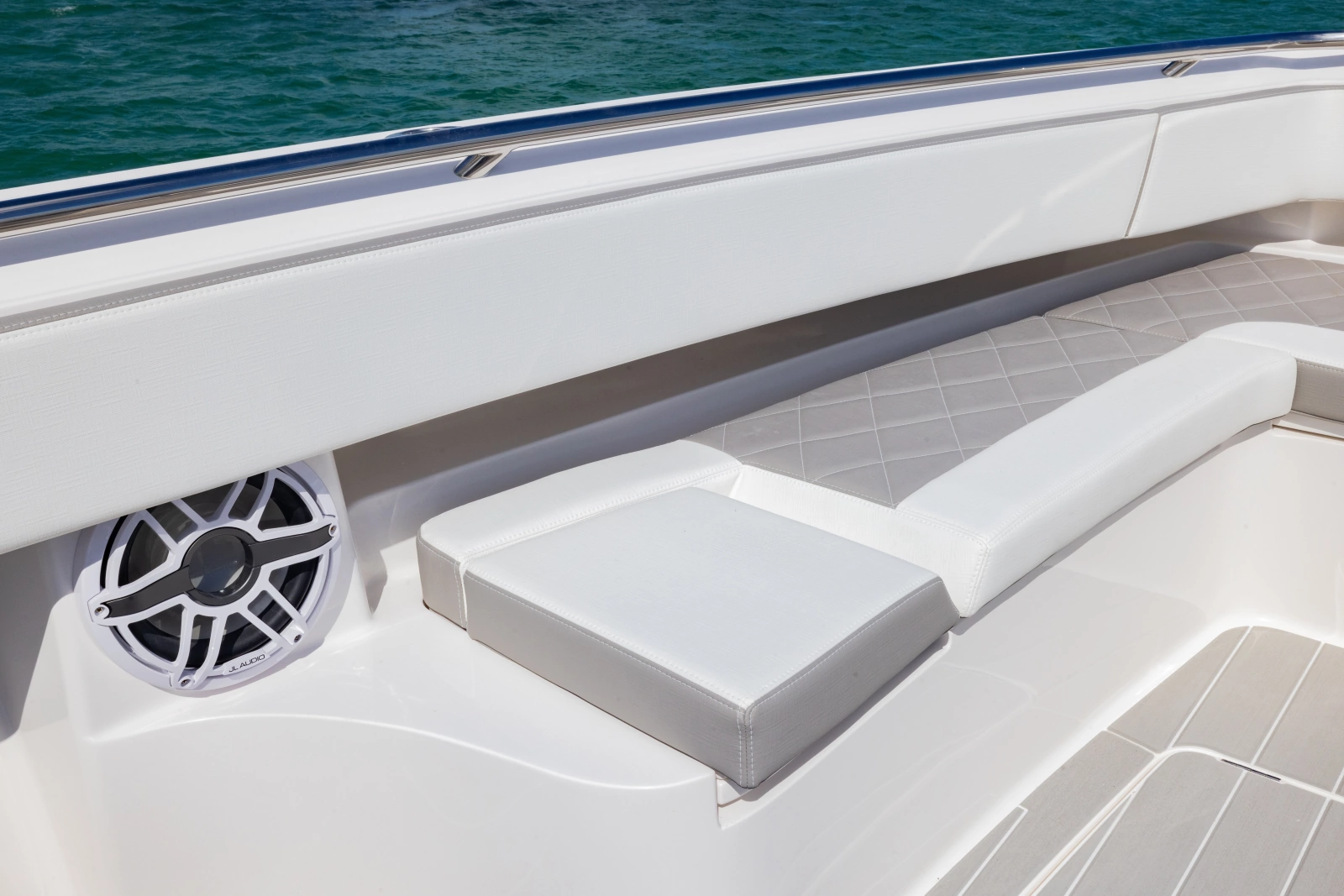2025 BlackWater 43 Sportfish