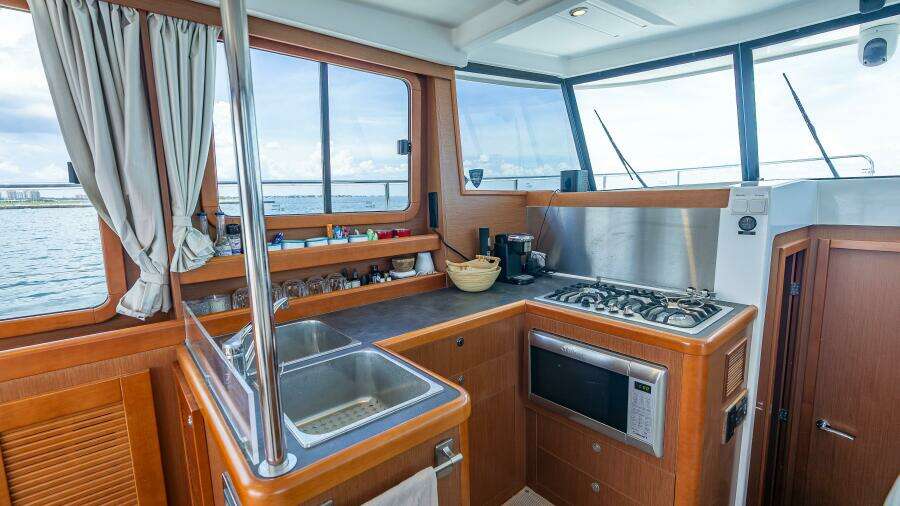34ft Beneteau Yacht For Sale