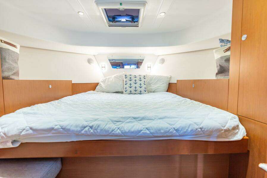 34ft Beneteau Yacht For Sale