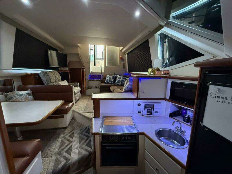 35ft Carver Yacht For Sale