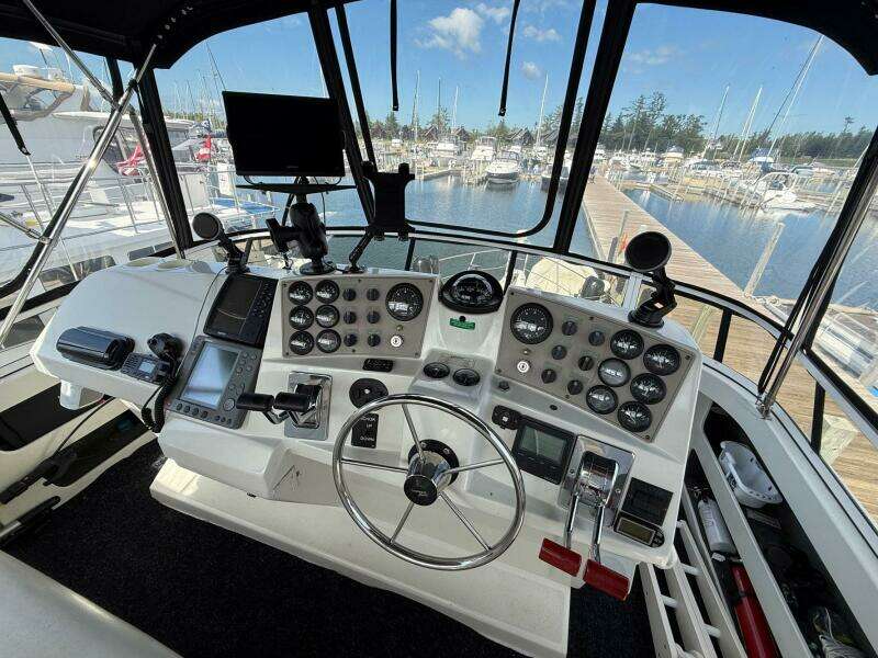 35ft Carver Yacht For Sale