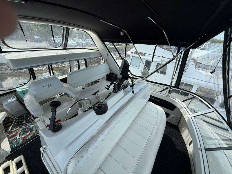 35ft Carver Yacht For Sale