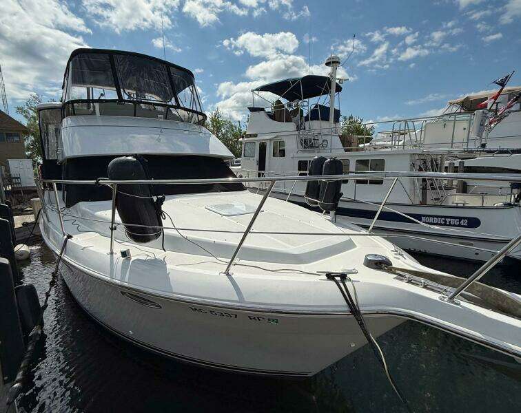 35ft Carver Yacht For Sale
