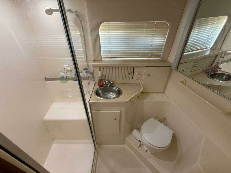 35ft Carver Yacht For Sale
