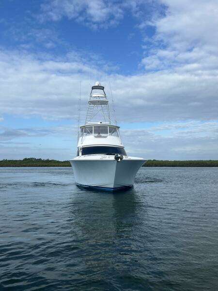 2005 Viking 74 Convertible 'Liquid Gold'