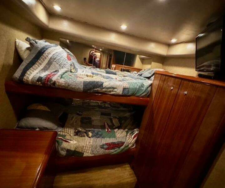 2005 Viking 74 Convertible 'Liquid Gold'