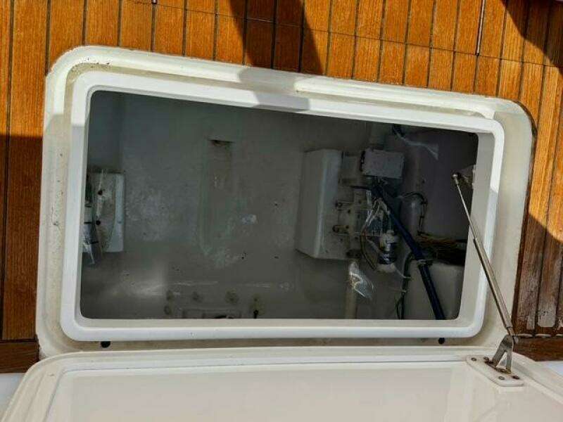 2005 Viking 74 Convertible 'Liquid Gold'