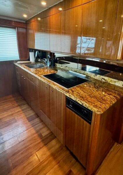 2005 Viking 74 Convertible 'Liquid Gold'