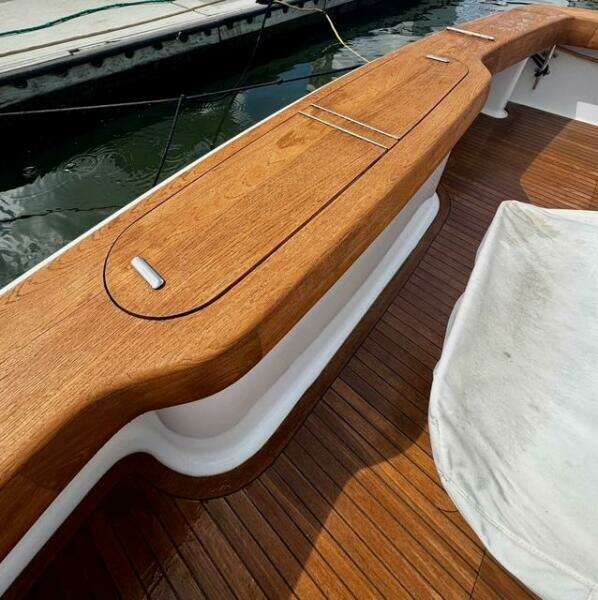 2005 Viking 74 Convertible 'Liquid Gold'
