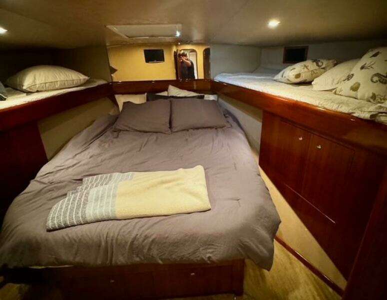 2005 Viking 74 Convertible 'Liquid Gold'