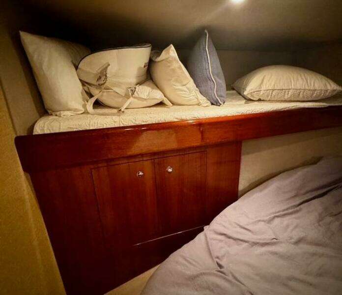 2005 Viking 74 Convertible 'Liquid Gold'