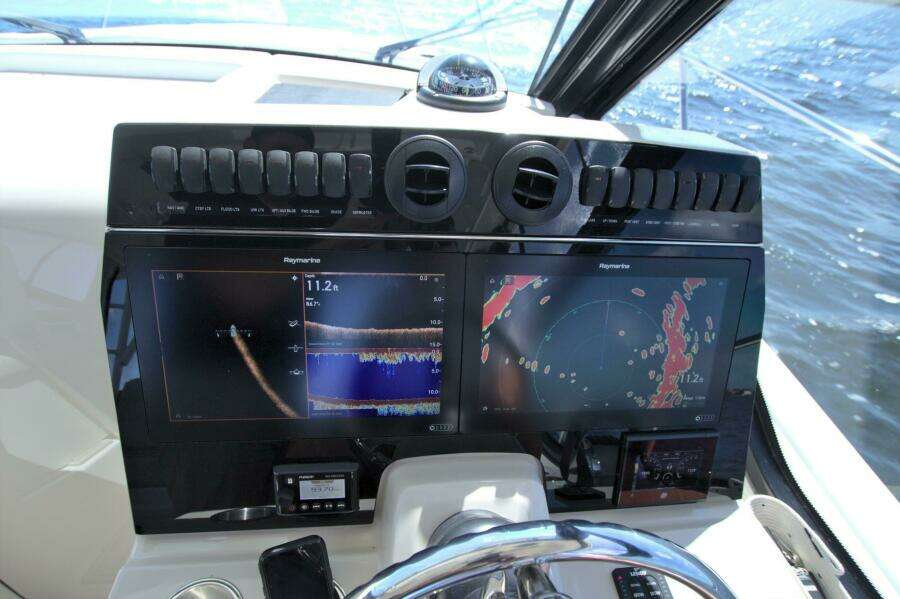 Carpe Diem 32ft Boston Whaler Yacht For Sale
