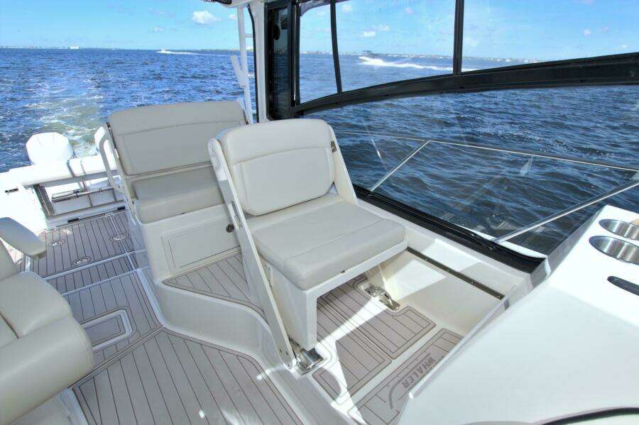 Carpe Diem 32ft Boston Whaler Yacht For Sale
