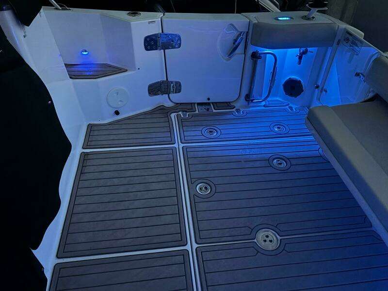 Carpe Diem 32ft Boston Whaler Yacht For Sale