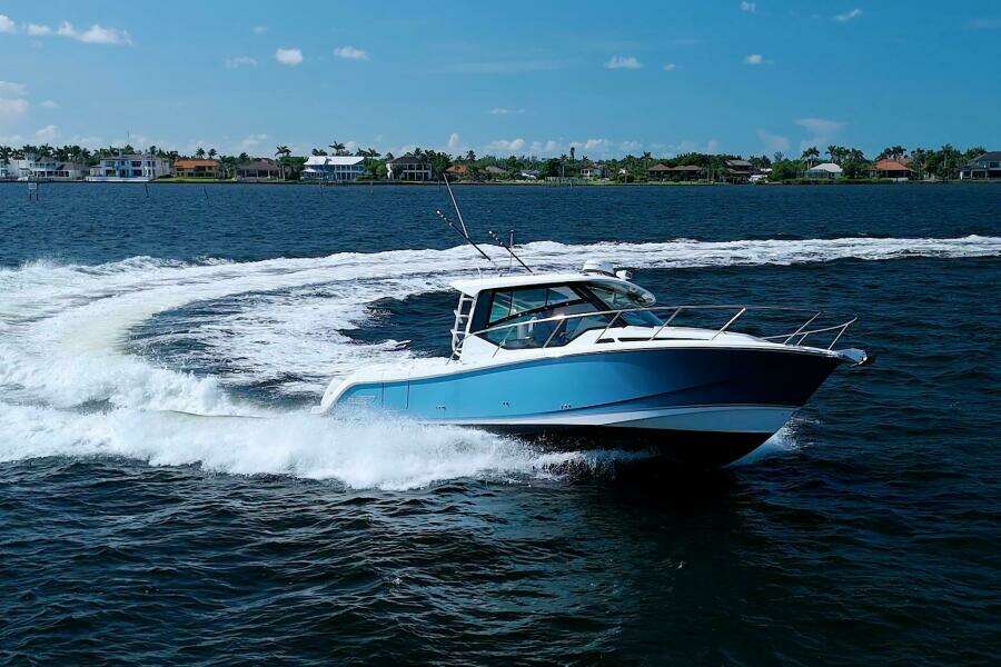 Carpe Diem 32ft Boston Whaler Yacht For Sale