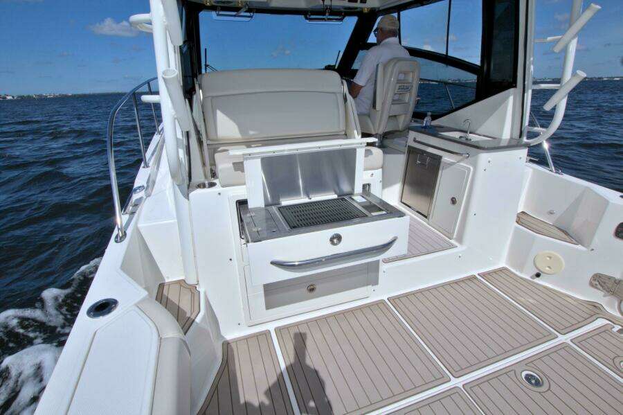 Carpe Diem 32ft Boston Whaler Yacht For Sale