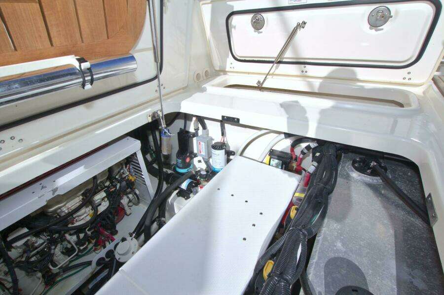 Carpe Diem 32ft Boston Whaler Yacht For Sale