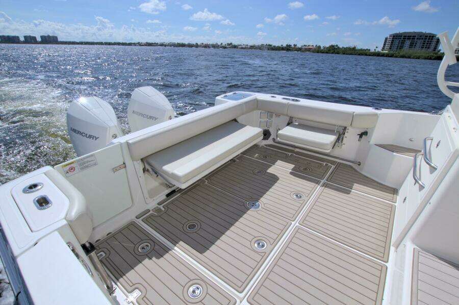 Carpe Diem 32ft Boston Whaler Yacht For Sale
