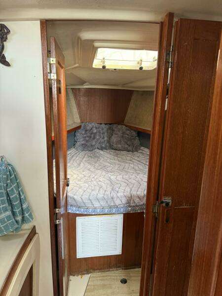 33ft Hunter Yacht For Sale
