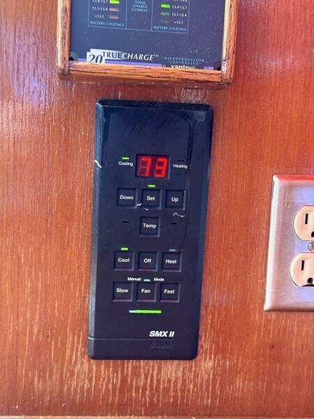 33ft Hunter Yacht For Sale