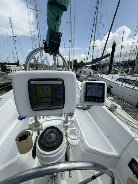 33ft Hunter Yacht For Sale