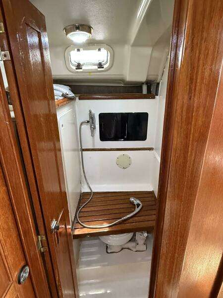 33ft Hunter Yacht For Sale