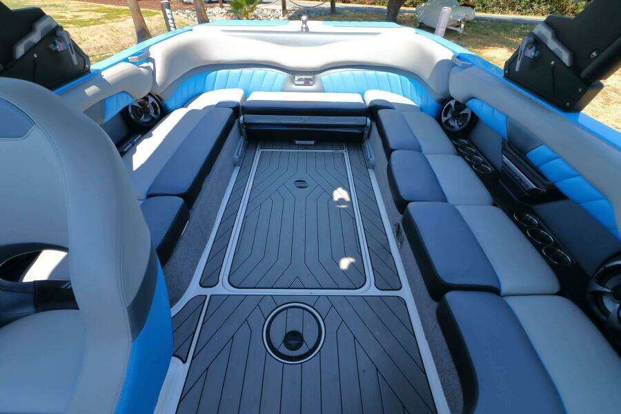 25ft Malibu Yacht For Sale