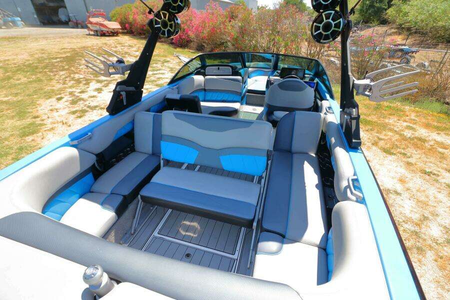 25ft Malibu Yacht For Sale