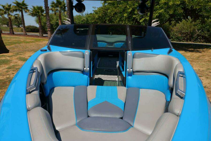 25ft Malibu Yacht For Sale