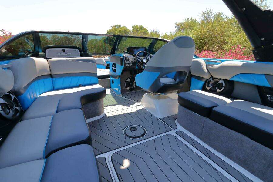 25ft Malibu Yacht For Sale