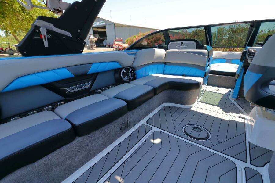 25ft Malibu Yacht For Sale