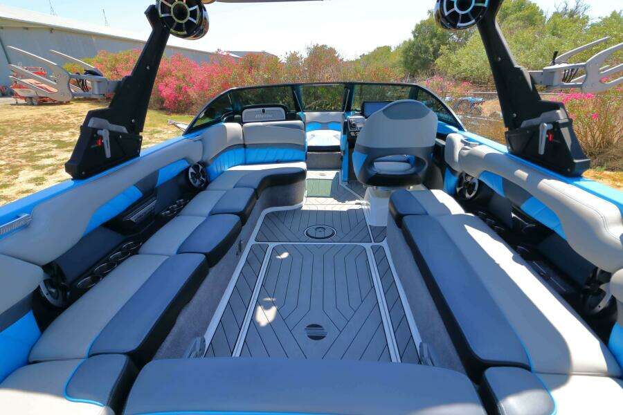 25ft Malibu Yacht For Sale