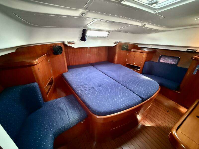 Southern Cross 42ft Beneteau Yacht For Sale
