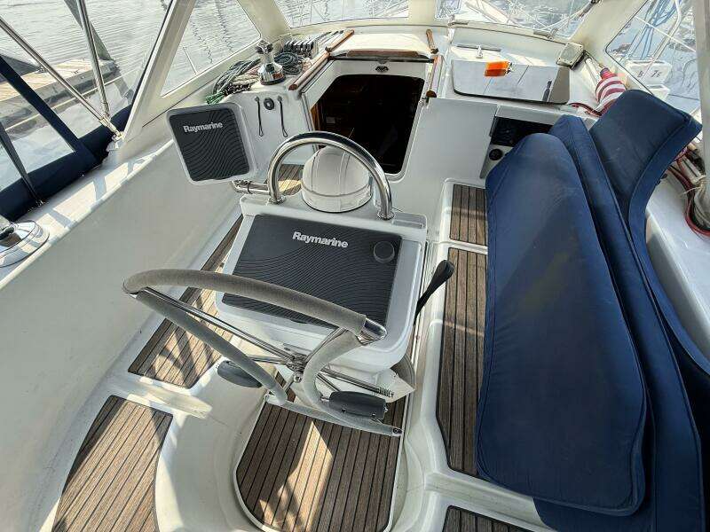 Southern Cross 42ft Beneteau Yacht For Sale