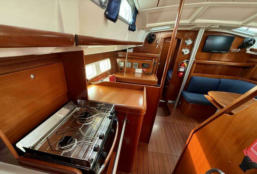 Southern Cross 42ft Beneteau Yacht For Sale