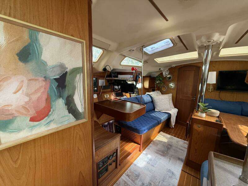 Charley 41ft Hunter Yacht For Sale