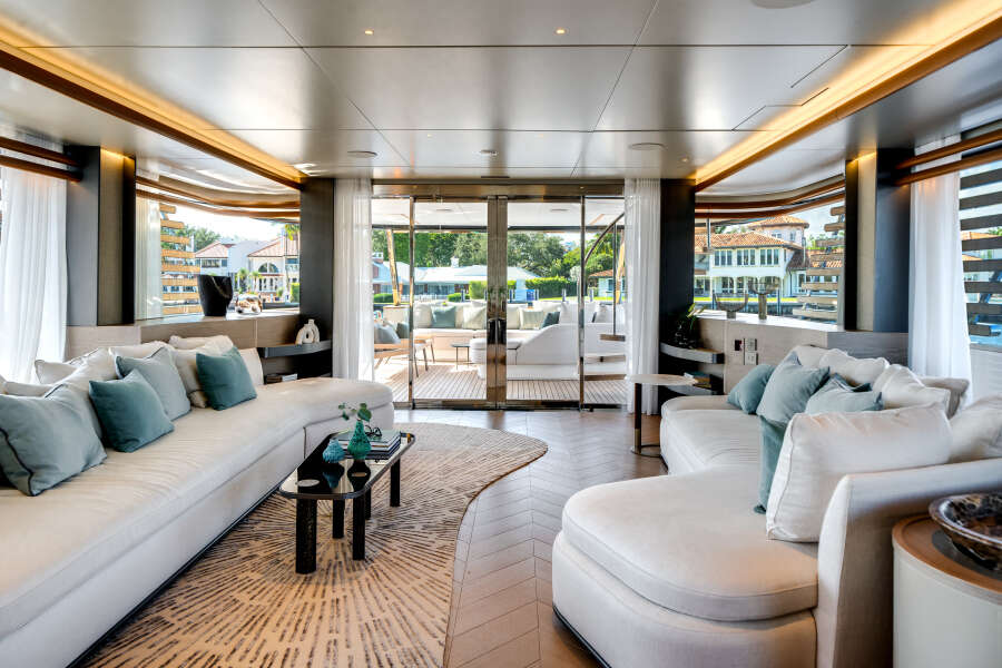 95ft Azimut Yacht For Sale