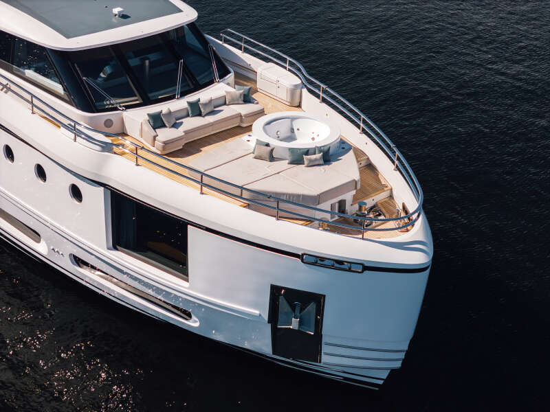 95ft Azimut Yacht For Sale