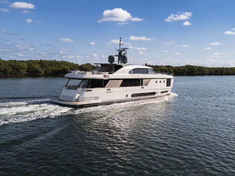 95ft Azimut Yacht For Sale
