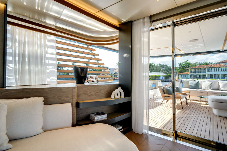 95ft Azimut Yacht For Sale