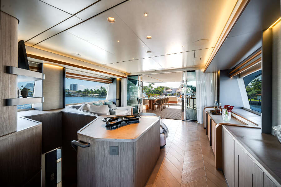 95ft Azimut Yacht For Sale