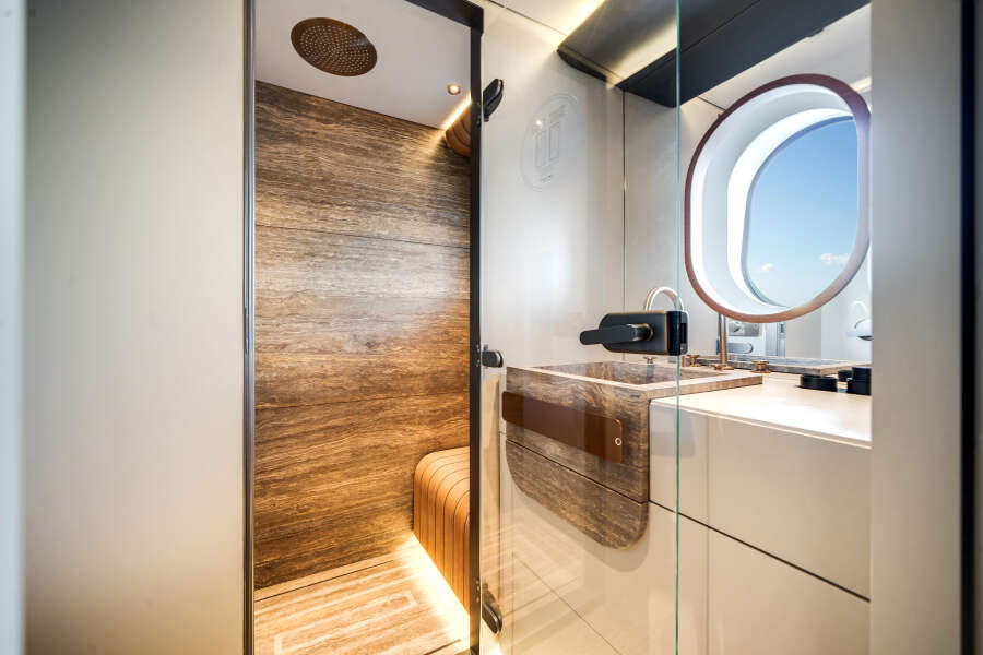 95ft Azimut Yacht For Sale