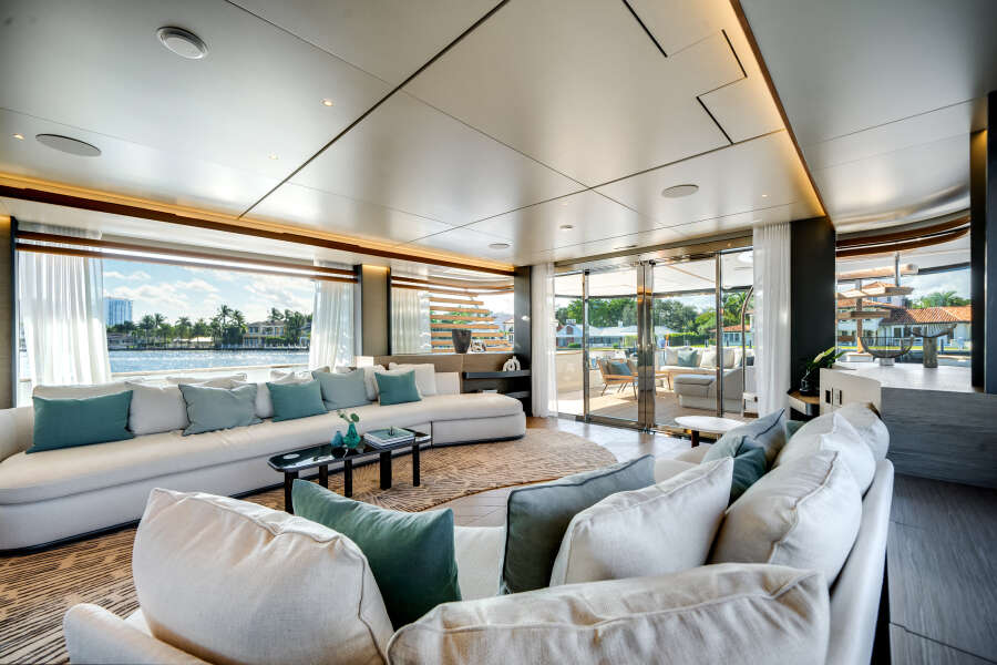 95ft Azimut Yacht For Sale