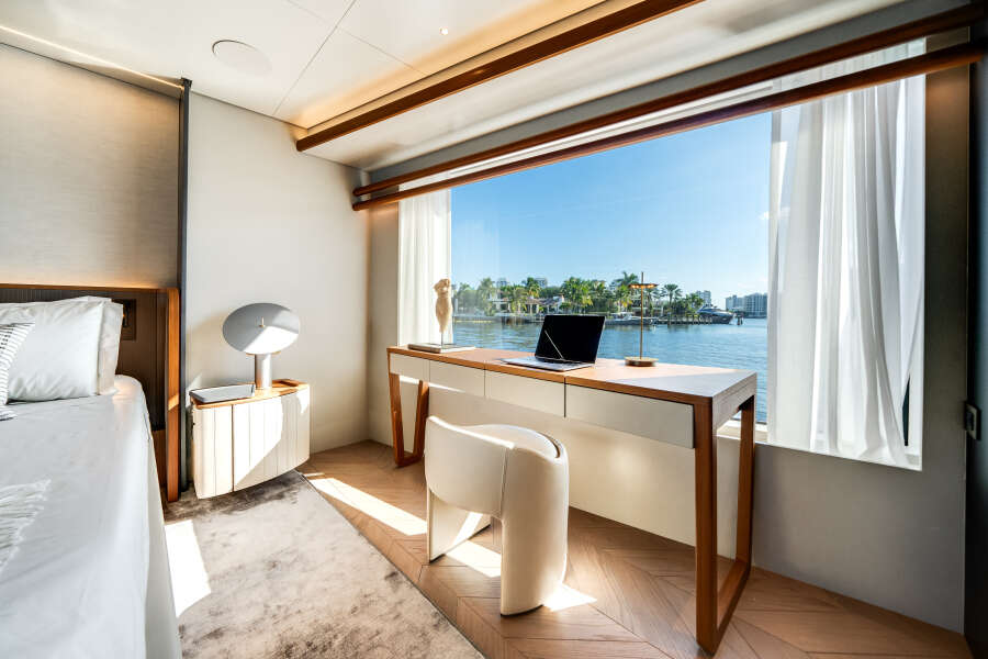 95ft Azimut Yacht For Sale