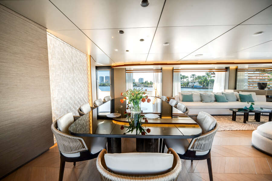 95ft Azimut Yacht For Sale