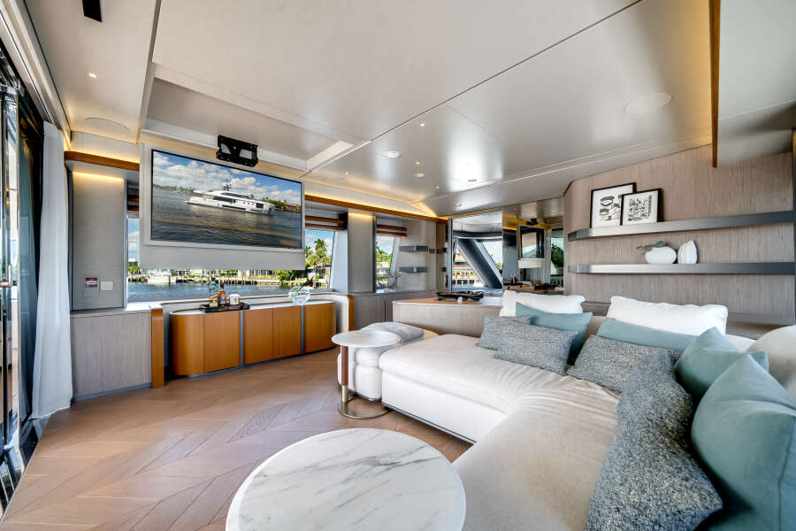 95ft Azimut Yacht For Sale