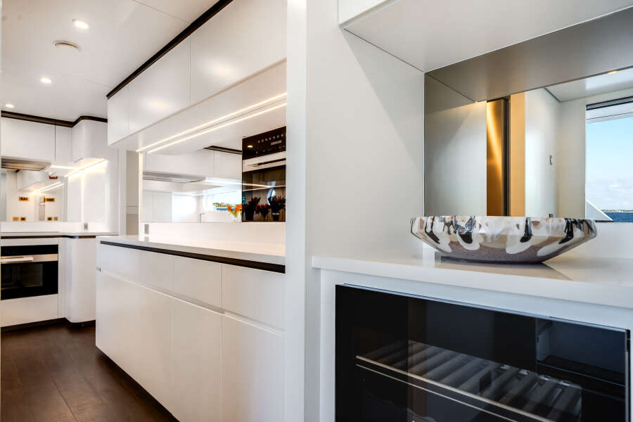 95ft Azimut Yacht For Sale