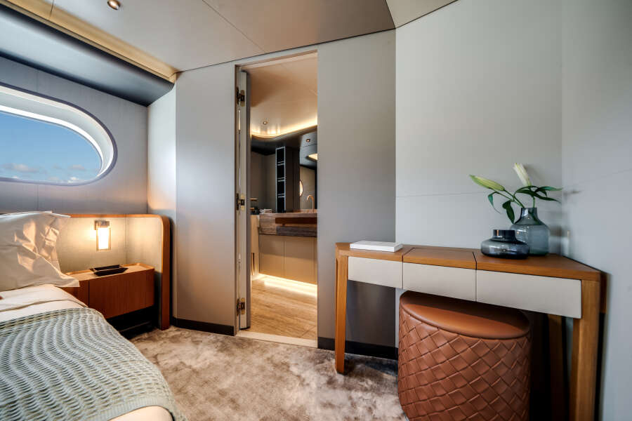 95ft Azimut Yacht For Sale