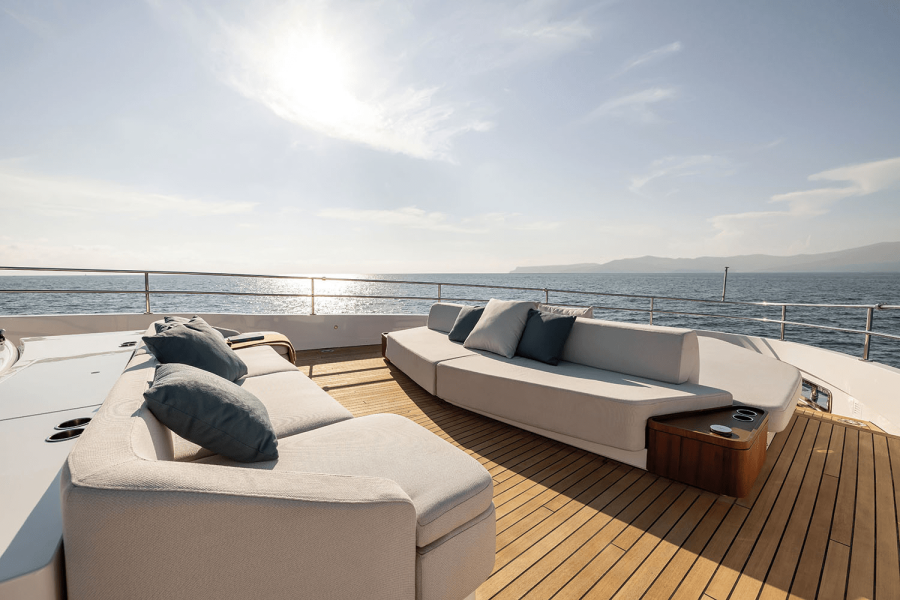 95ft Azimut Yacht For Sale