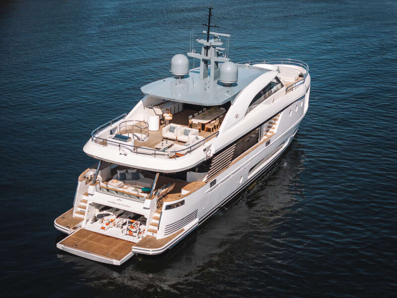 95ft Azimut Yacht For Sale